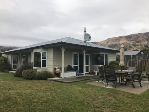 16 Meadowstone Drive, Wanaka