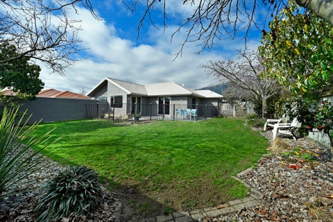12 James Place, Richmond