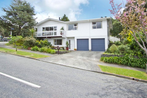 1 Stanhope Grove, Korokoro, Lower Hutt