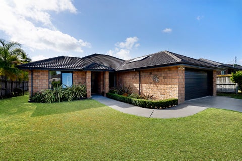18 Fern Place, Beachlands, Auckland