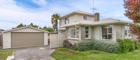 16 Moffett Street, Islington, Christchurch