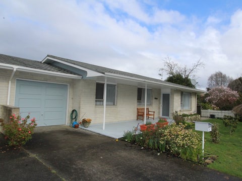 2/4 Paretai Grove, Waikanae, Waikanae