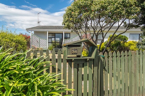 36 Arnold Grove, Paraparaumu Beach, Paraparaumu