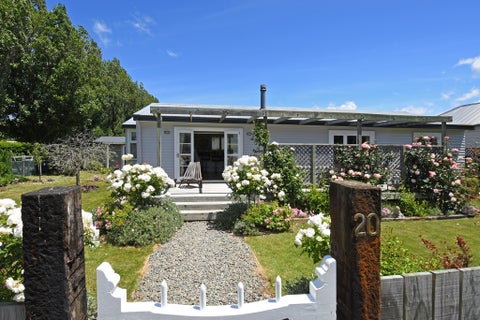 20 Grey Street, Martinborough