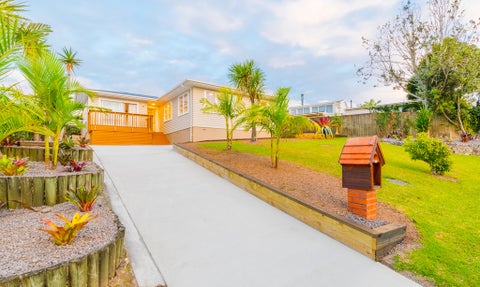 42 Commodore Drive, Lynfield, Auckland