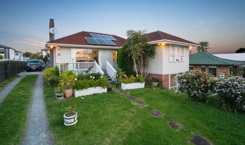 28 Wayne Drive, Mangere, Auckland