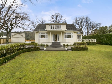 11 Rowe Parade, Wainuiomata, Lower Hutt