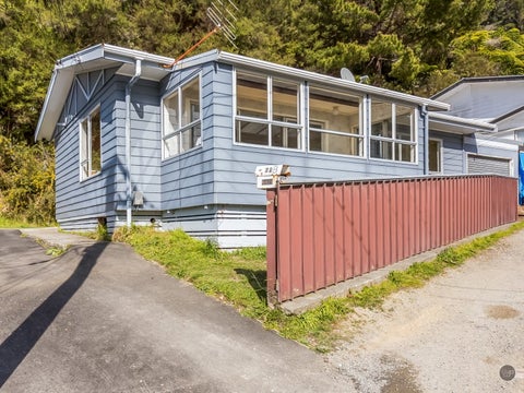 2/22 SHACKLETON GR, Stokes Valley, Lower Hutt
