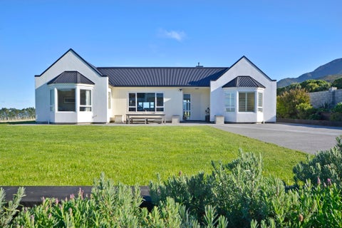 57 Western Lake Road, Western Lake, Featherston