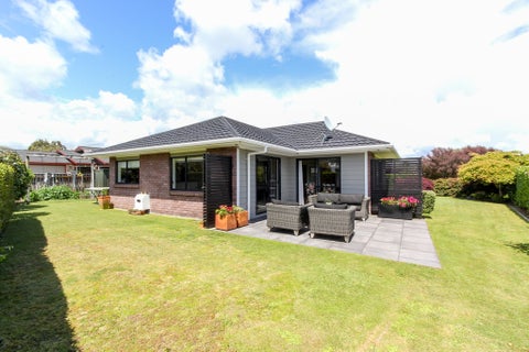 5 Larsen Place, Merrilands, New Plymouth