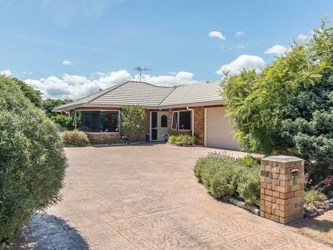 55 Guildford Drive, Paraparaumu