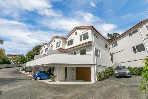 3/0 Exmouth Road, Northcote, Auckland