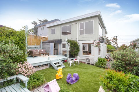 2/118 Ocean View Road, Northcote, Auckland