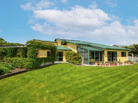 48 Samwell Drive, Whitby, Porirua