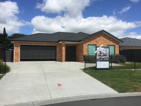 10 Peter Way Place, Glenview, Hamilton