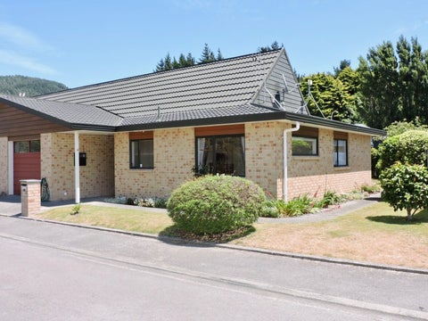 39/42 Main Road, Tawa, Wellington