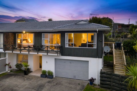 2/37 Shanaway Rise, Hillcrest, Auckland