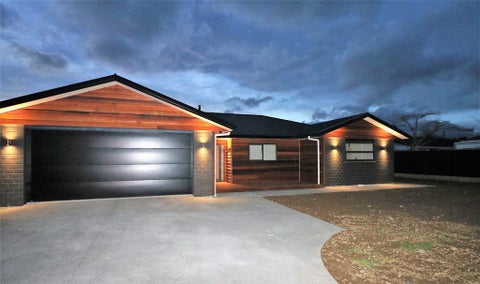 2A Hartley Avenue, Carterton