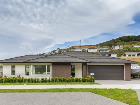 10 Banks Boulevard, Whitby, Porirua