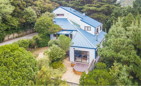 17 Postgate Drive, Whitby, Porirua