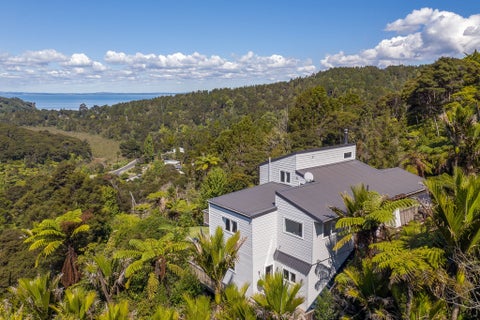 24 Deirdre Place, Titirangi, Auckland