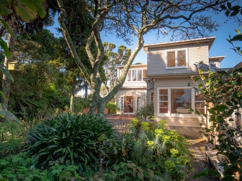 80 Amritsar Street, Khandallah, Wellington