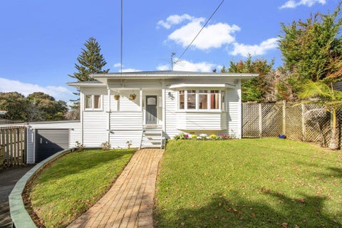 27 Wattle Street, New Lynn, Auckland