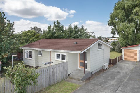 6 Meads Place, Marton