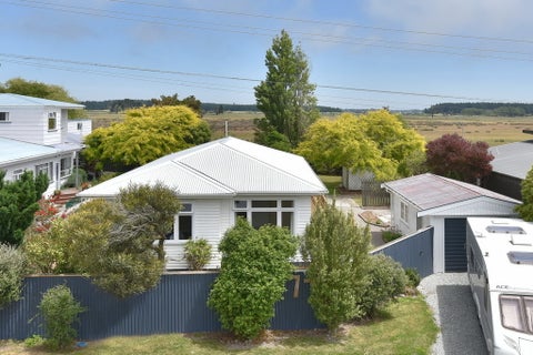 77 Dunns Avenue, The Pines Beach, The Pines Beach