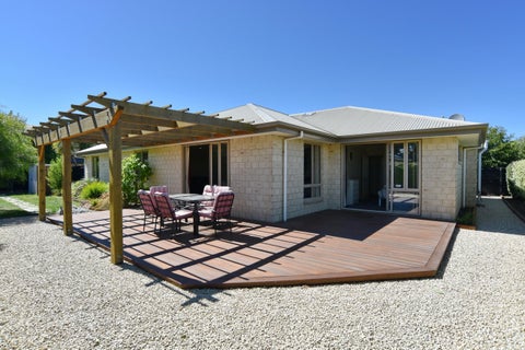 33 Mataroa Place, Parklands, Christchurch