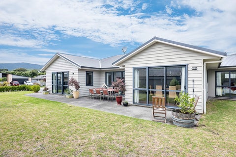 51 Hillcrest Road, Raumati Beach, Paraparaumu