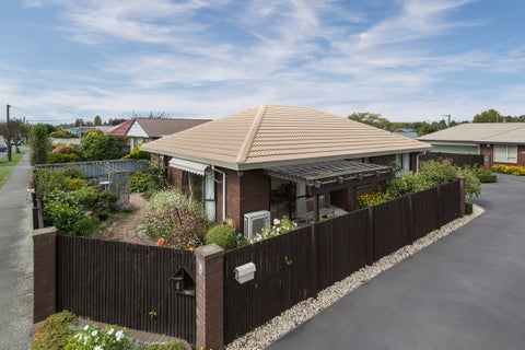 1/8 Daniels Road, Redwood, Christchurch
