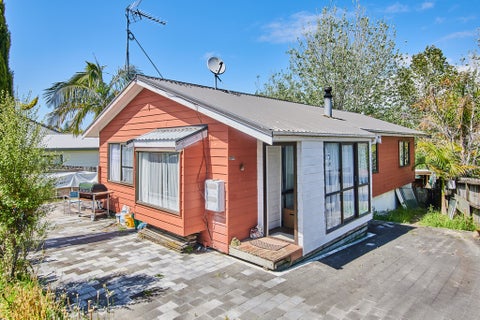 2/91 Athena Drive, Totara Vale, Auckland