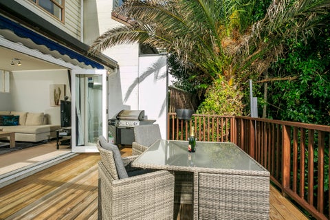 2/59 Rangatira Road, Beach Haven, Auckland