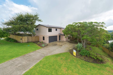 4 Robert Street, Raglan