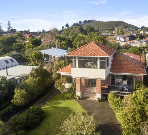47 Kiwi Esplanade, Mangere Bridge, Auckland