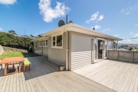 15 Kahikatea Grove, Paparangi, Wellington
