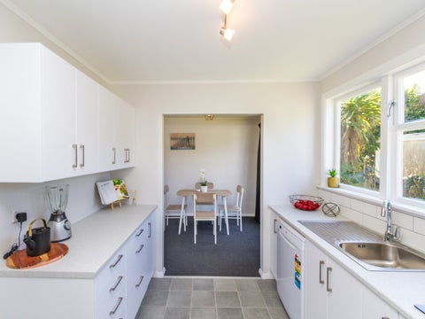 25 Roberts Street, Tawa, Wellington