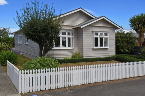 62 Cologne Street, Martinborough