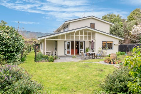 20 Ngarara Road, Waikanae