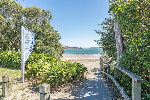 8 Sunflower Close, Camborne, Porirua