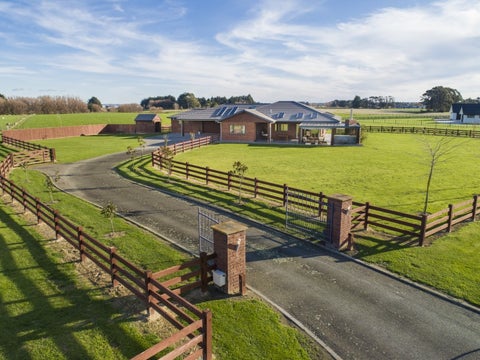 5 Orakei Road, Kelvin Grove, Palmerston North