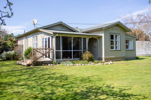 103 Lincoln Road, Carterton