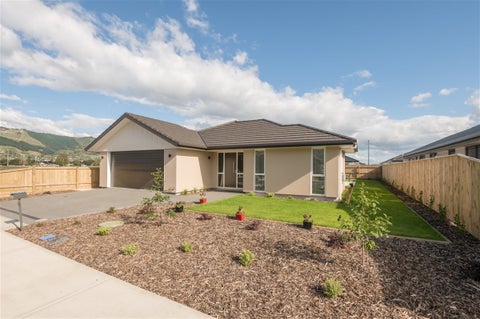 24 Oakdale Grove, Richmond