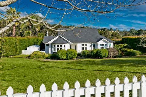 27 Bernard Magnus Lane, Greenhithe, Auckland
