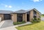 4/11 Errol Close, Burbush, Hamilton - Carousel 1