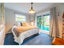 100 Oak Street, Orari - Carousel 10
