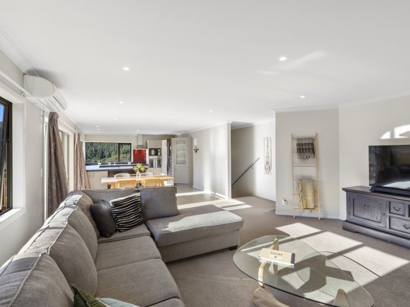 5 Mcewen Crescent, Riverstone Terraces, Upper Hutt - Carousel 2