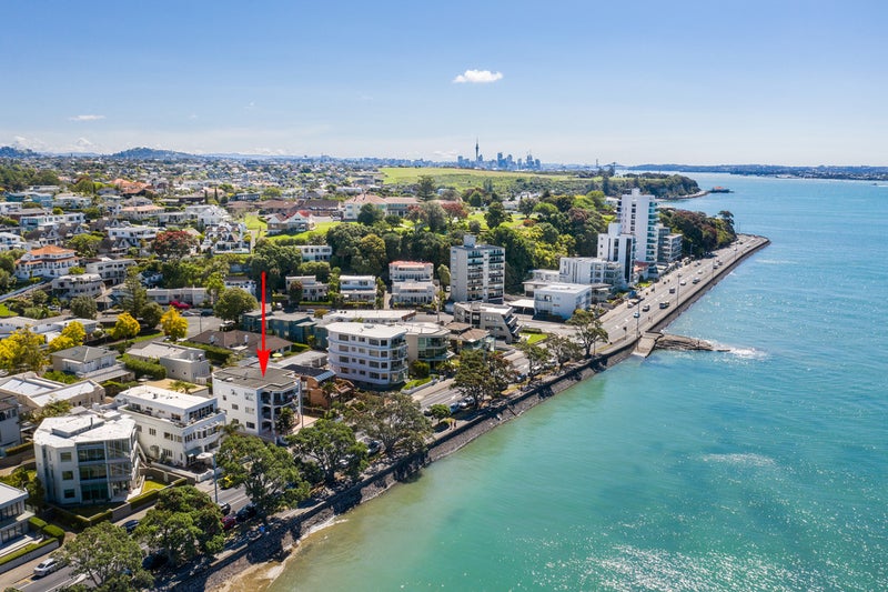 2/211 Tamaki Drive, Kohimarama, Auckland - Carousel 1