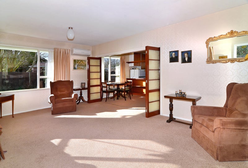 2/76 Garreg Road, Bryndwr, Christchurch - Carousel 1